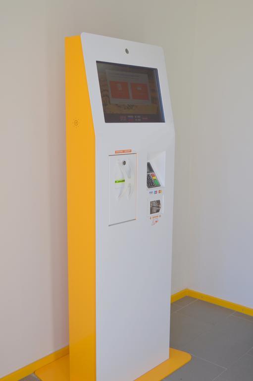 Saare Automatic Hostel パルヌ エクステリア 写真